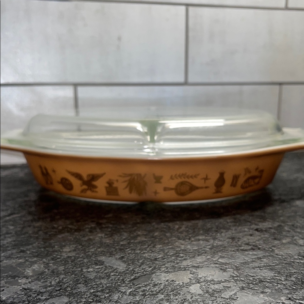 Pyrex Early American Vintage Divided Glass and Brown Casserole Dish 22ct gold